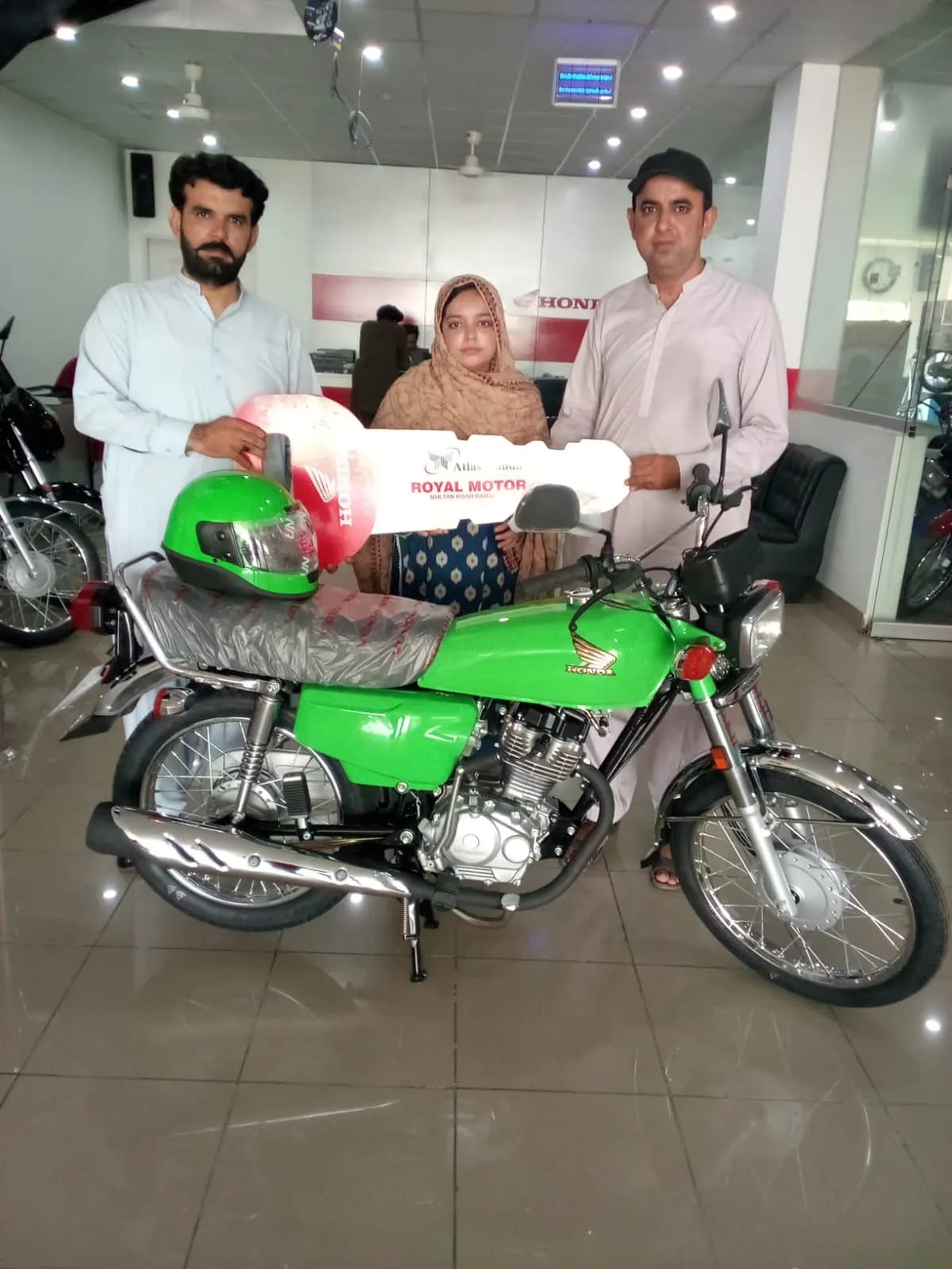 Young applicants with newly delivered scheme bikes