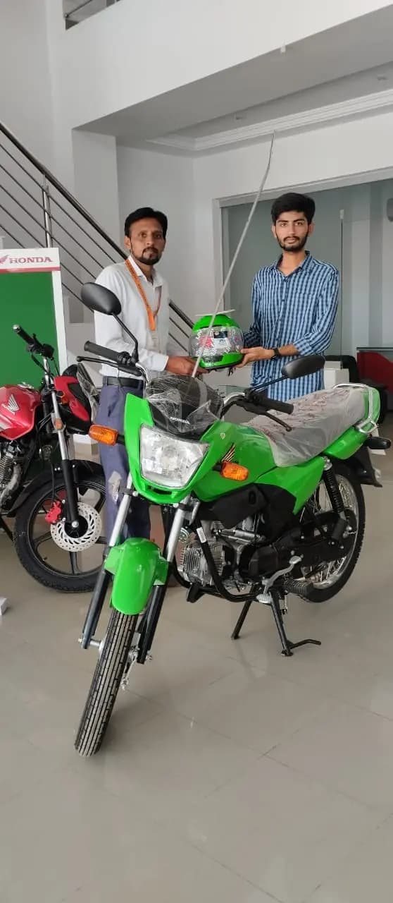 Government employees at a scheme orientation session about the salary-deduction e-bike plan